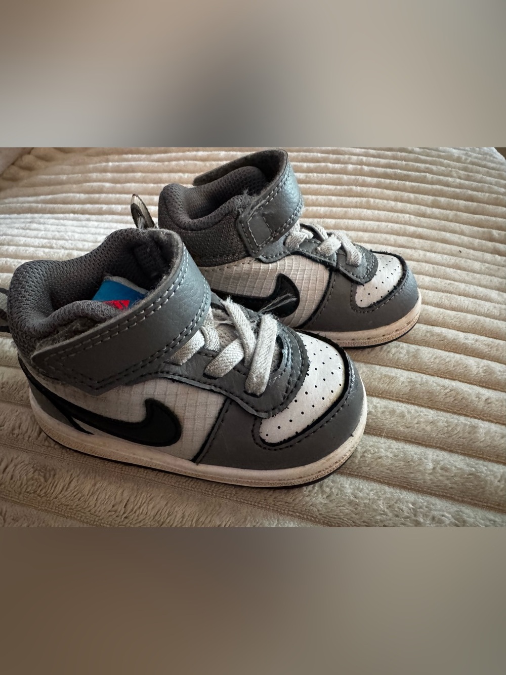 Nike Infant High-Top Sneakers Size 3.5